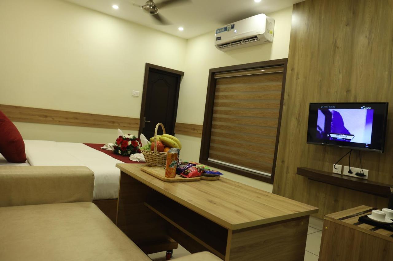 Balaji Regency Kanhangad Kannangad Exterior foto