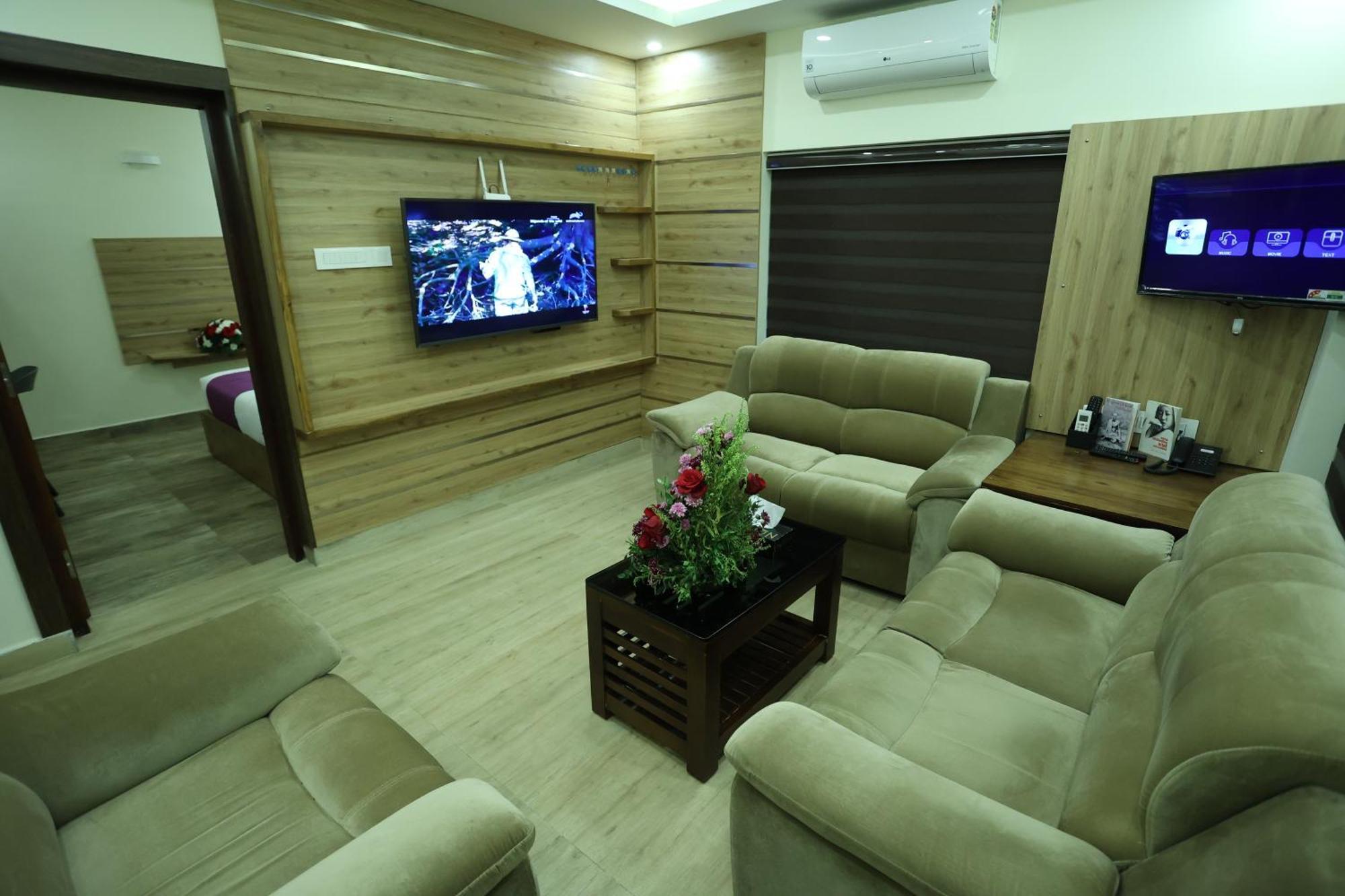Balaji Regency Kanhangad Kannangad Exterior foto