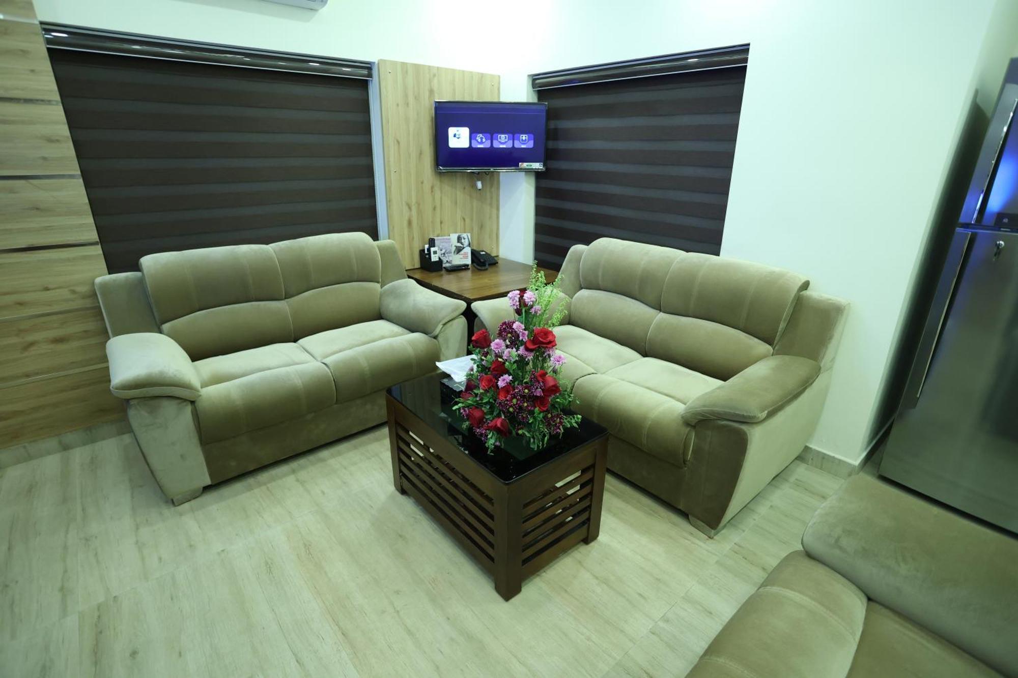 Balaji Regency Kanhangad Kannangad Exterior foto