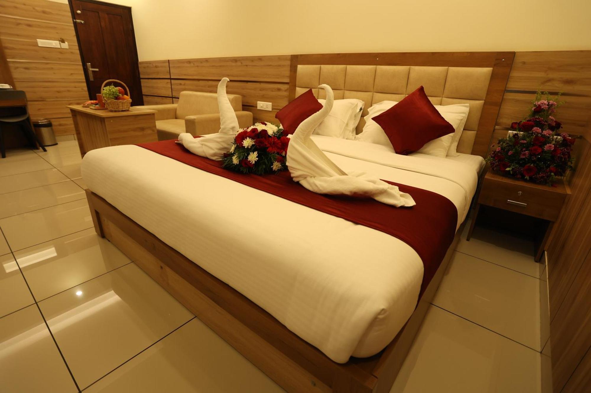 Balaji Regency Kanhangad Kannangad Exterior foto